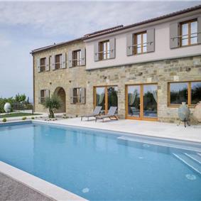 5 bedroom villa with heated pool near Momjan, Istria, sleep 12